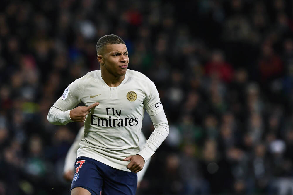 新春＂马＂上添活力，养乐多新春限定包装踏福而来